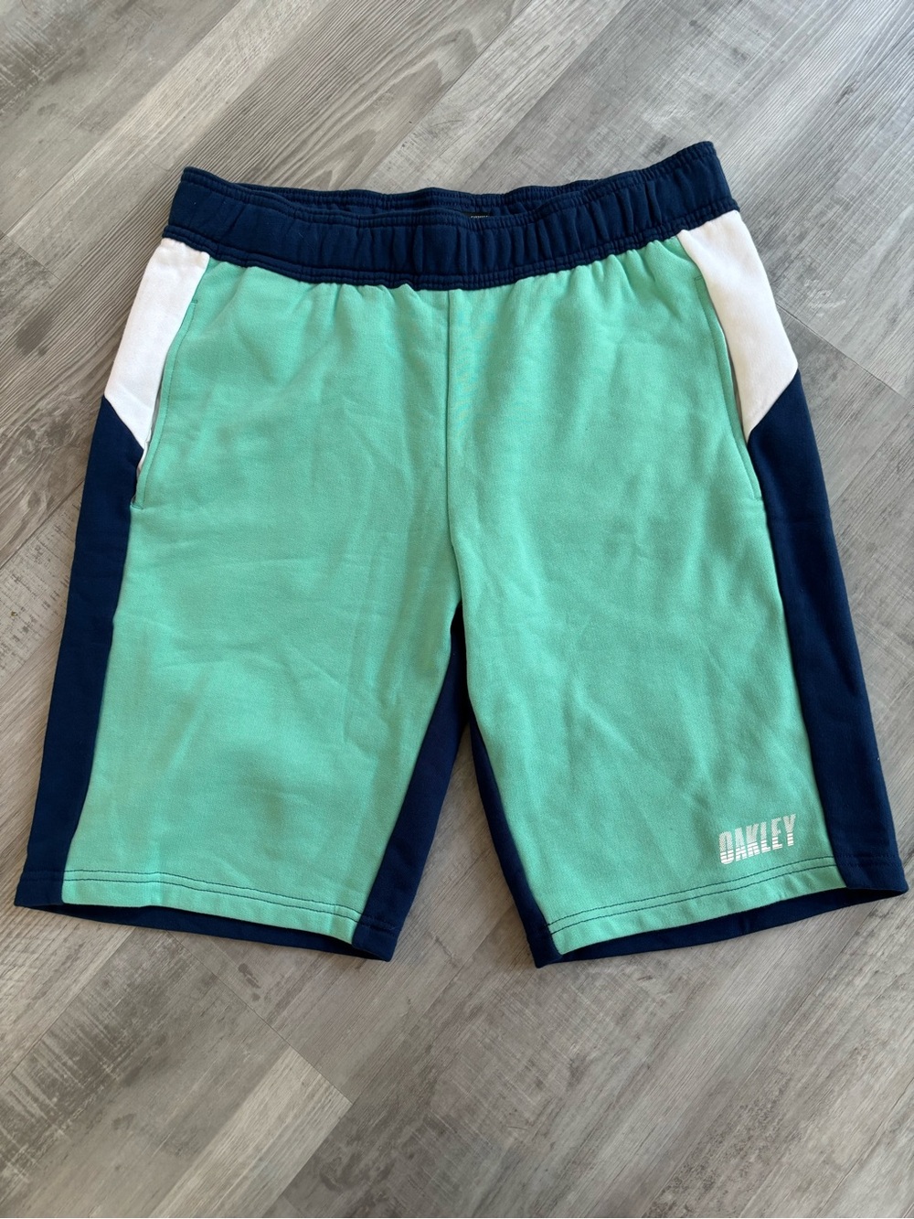Oakley Men’s Mint Green‎ and Navy Colorblock Athletic Shorts